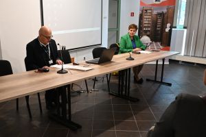 Laureaci i organizatorzy Olimpiady Historycznej Juniorów