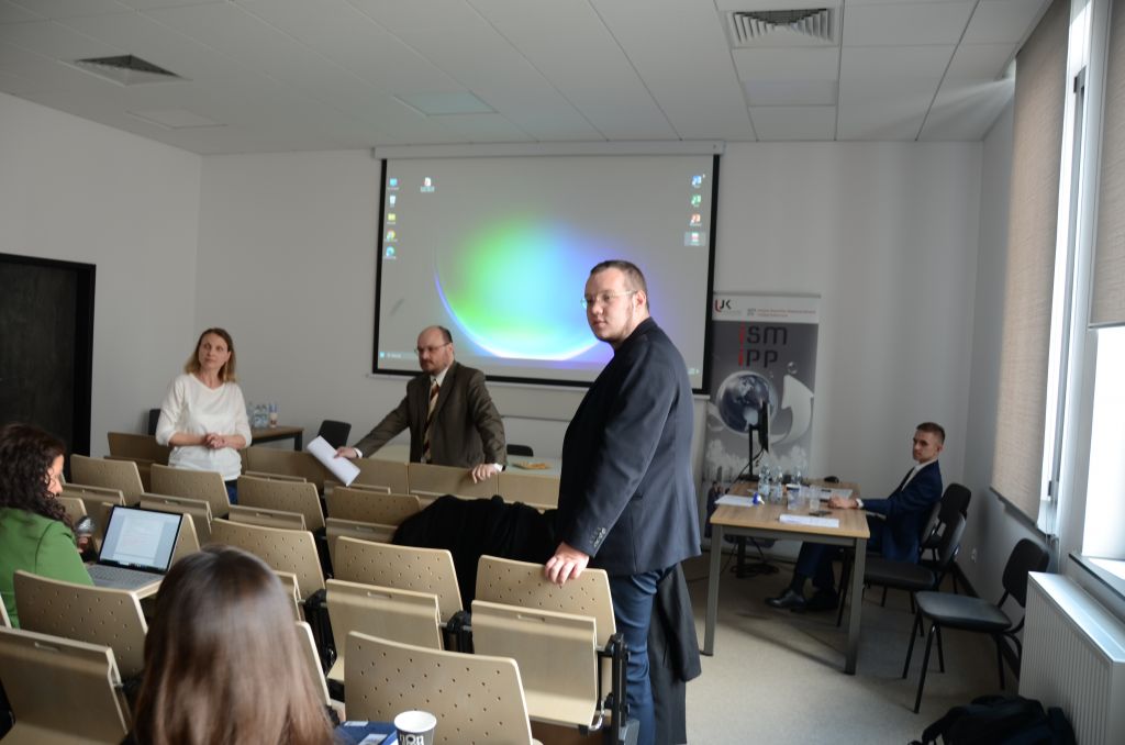 konferencja z cyklu POLITYKA PAMIĘCI I POLITYKA HISTORYCZNA zatytułowana: „MŁODZIEŻ WOBEC POLITYKI HISTORYCZNEJ”