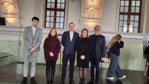 Okładka - człowiek i żelazo